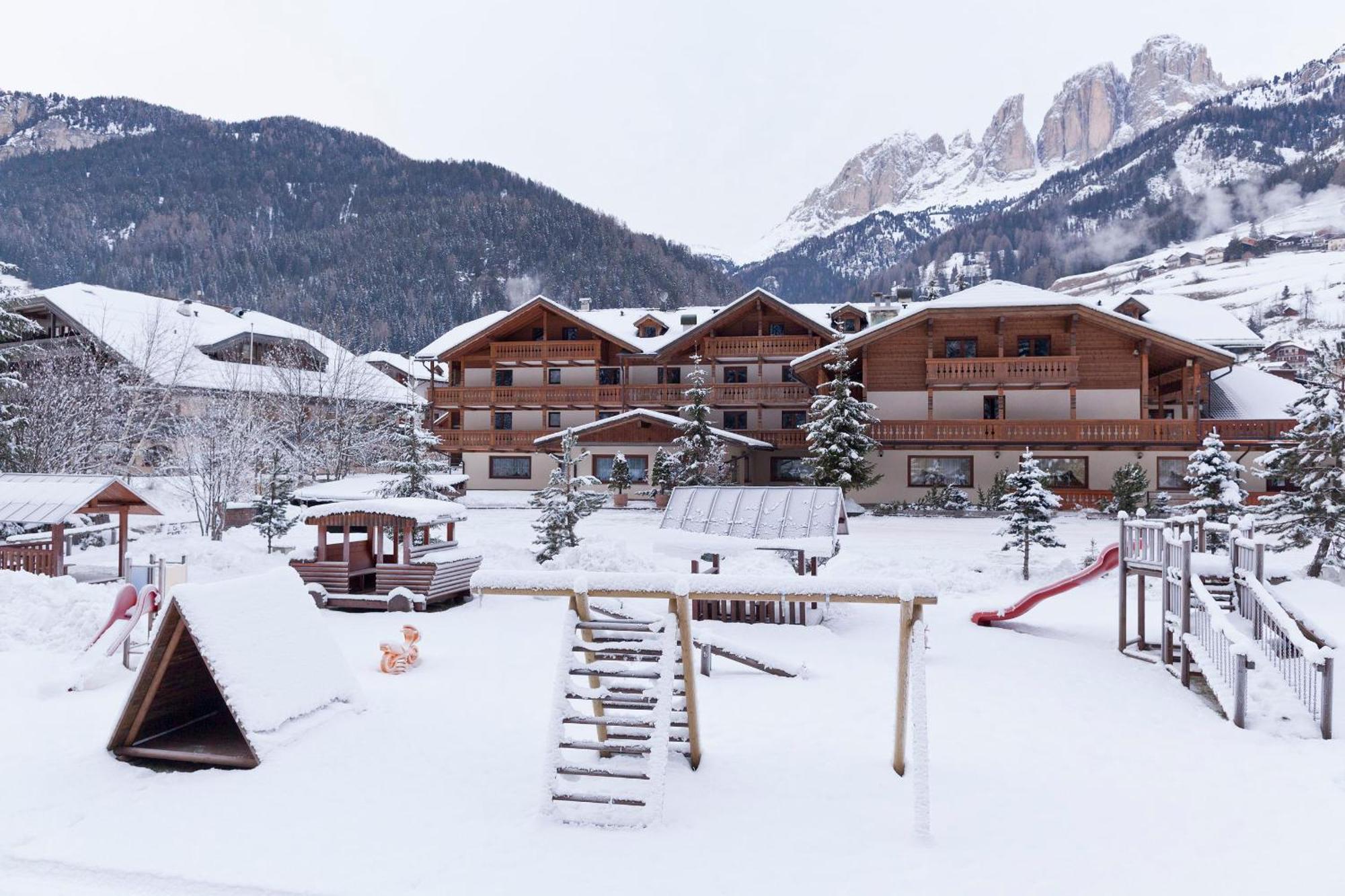 Hotel Sella Ronda Serenella Campitello di Fassa Zewnętrze zdjęcie