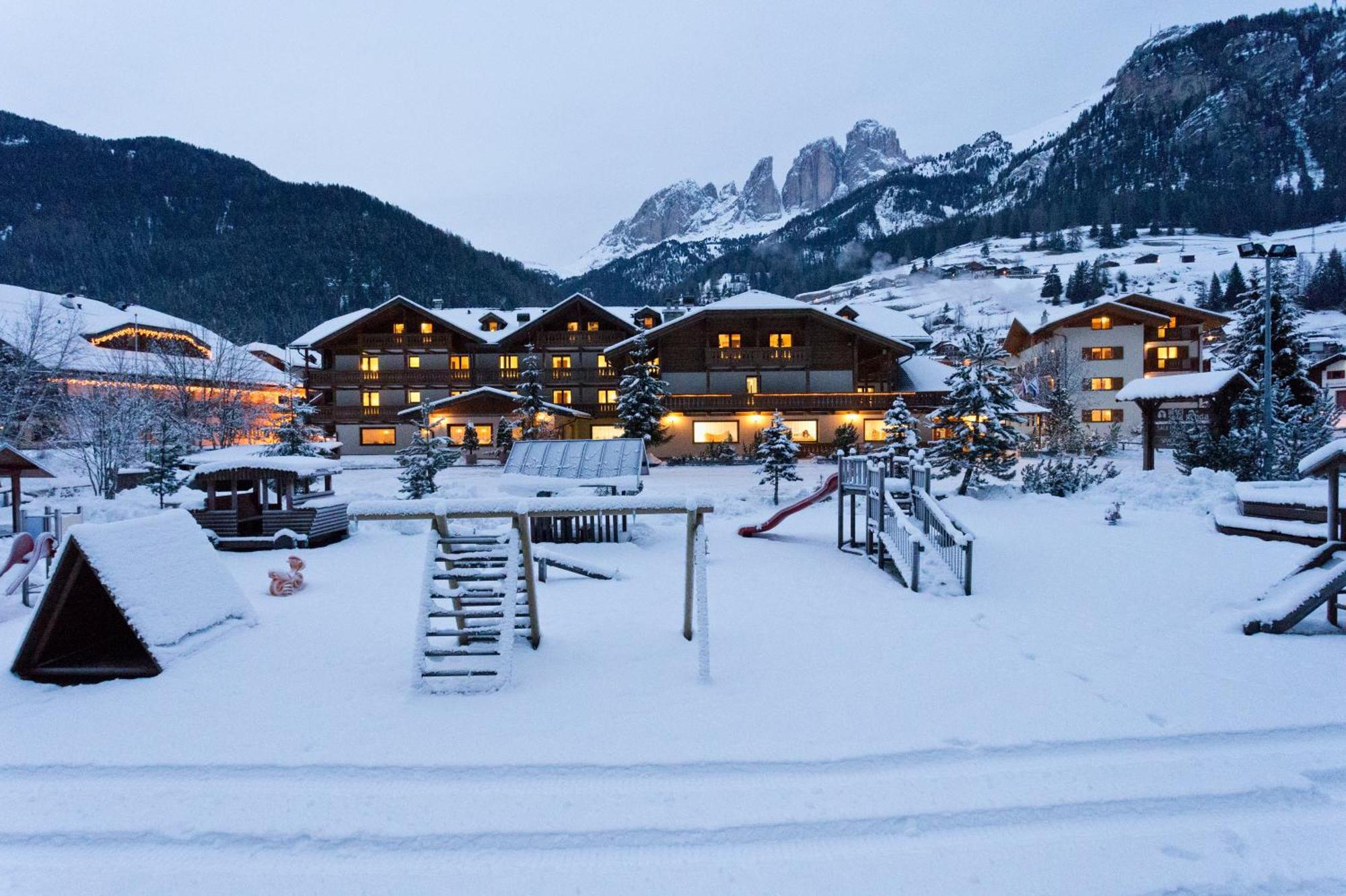 Hotel Sella Ronda Serenella Campitello di Fassa Zewnętrze zdjęcie